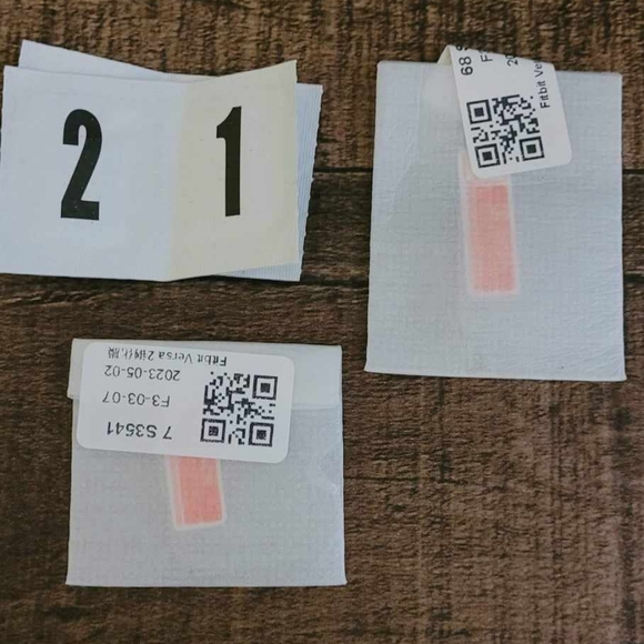 Fitbit versa 2 - Picture 3 of 5